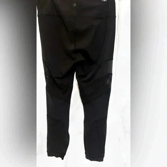 Lululemon Luon  black crop yoga casual athletic perforations tights leggings 4 - Picture 3 of 4